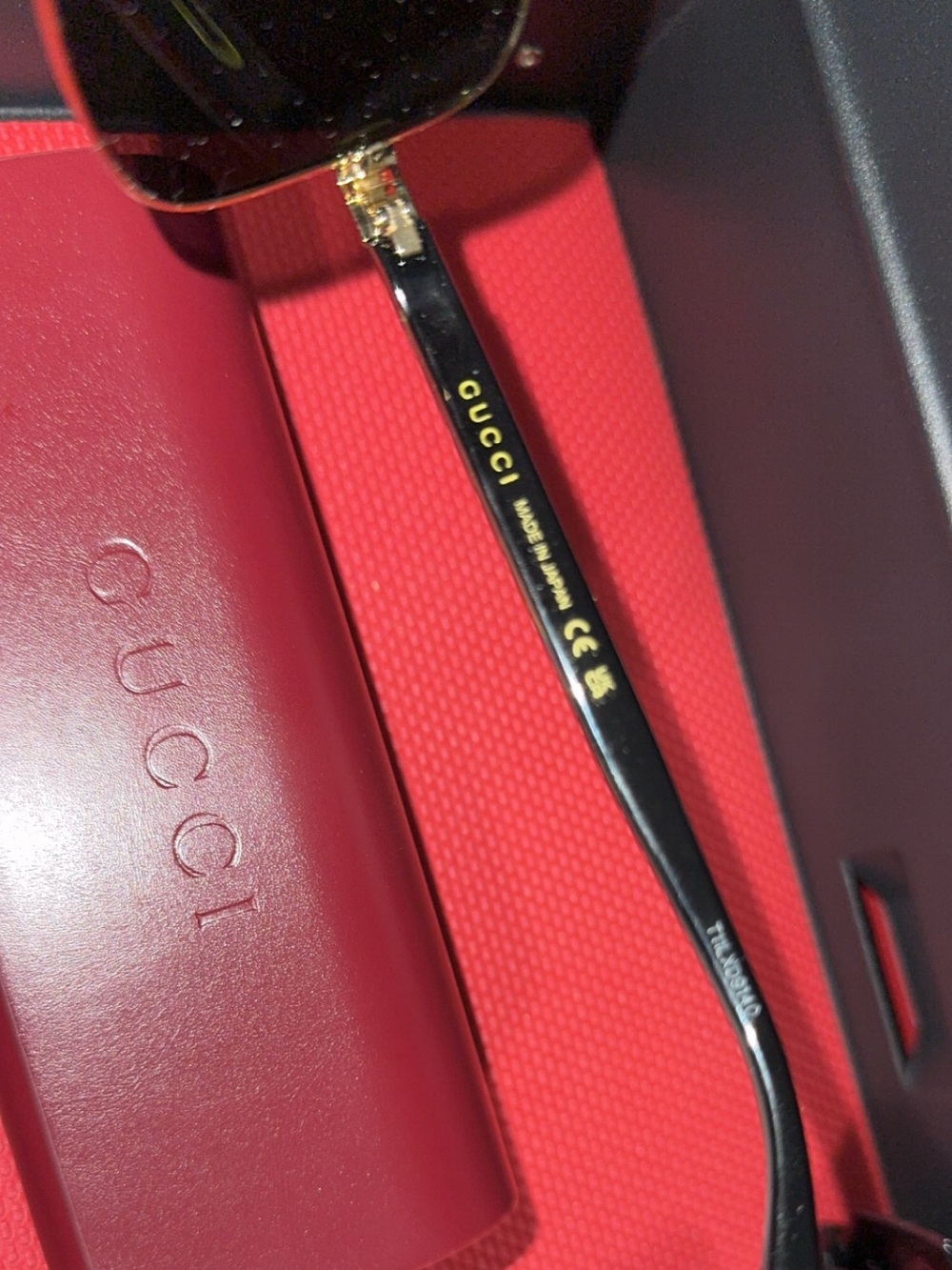 Gucci Gold Frame Black Lens Men’s Sunglasses - Picture 4 of 4